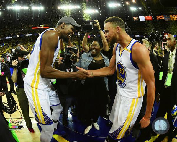 Kevin Durant & Stephen Curry celebrate winning Game 5 of the 2017 NBA Finals